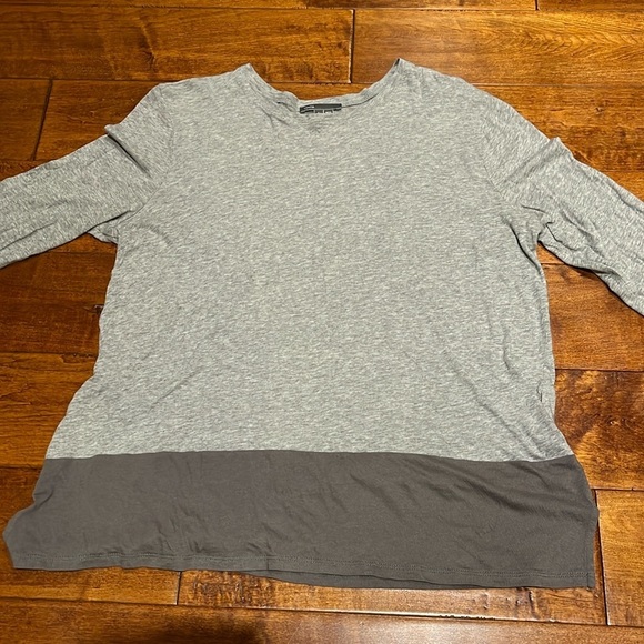 Vince Tops - Vince Two Tone Gray Lightweight Crewneck Size L